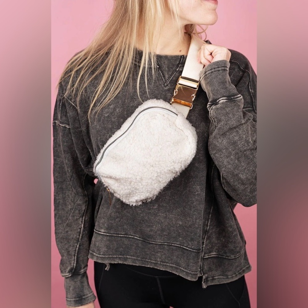 IVORY TEDDY BEAR BELT BAG